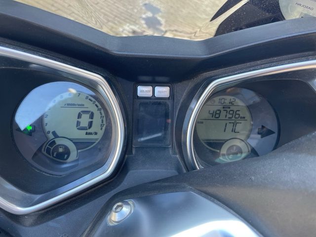 Yamaha XMax 250 año 2015 Momo Design