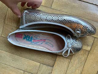 Zapatos manoletinas plateadas talla 39