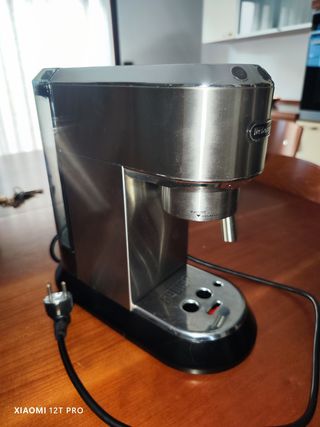 Macchina da caffè DeLonghi Dedica Style 
