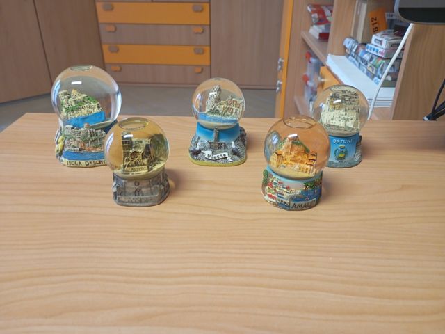 Set palle di neve di città italiane