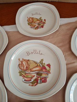 Piatti piani in ceramica dipinta