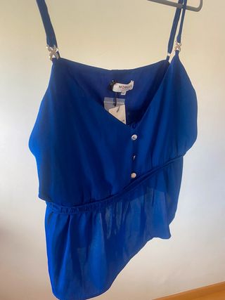 TOP con tirantes finos y adorno. Morgan. talla 42