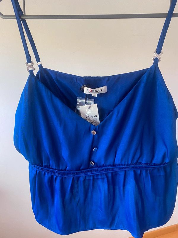 TOP con tirantes finos y adorno. Morgan. talla 42