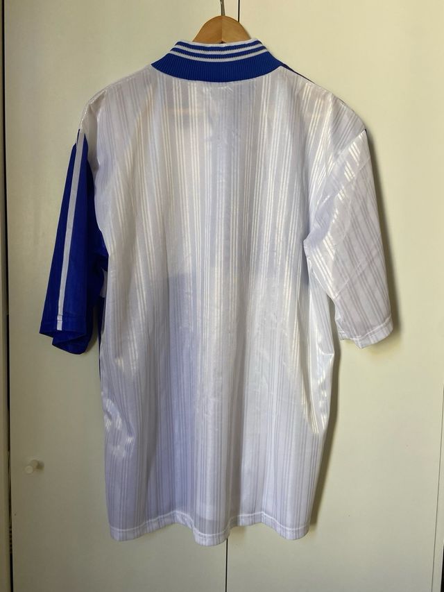 Camiseta Adidas Retro años 90 Nueva