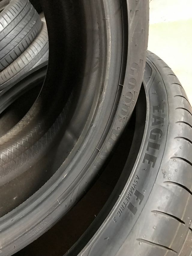 305/30 ZR21 (104Y) NA0 Good Year Eagle F1