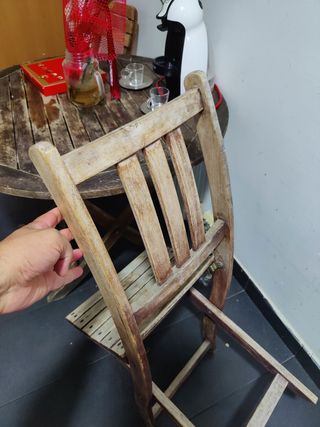 Mesa de terraza y 2 sillas plegables