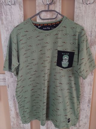Camiseta con estampados 