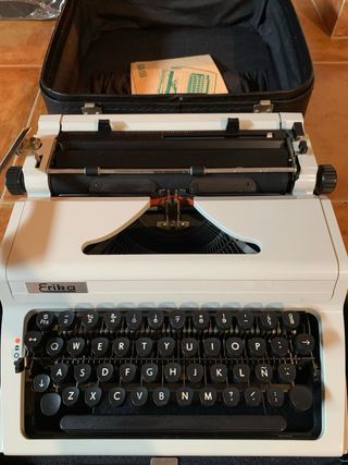 Máquina de escribir Vintage Erika 100/105