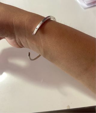 Pulsera rígida Pandora Signature Abierta