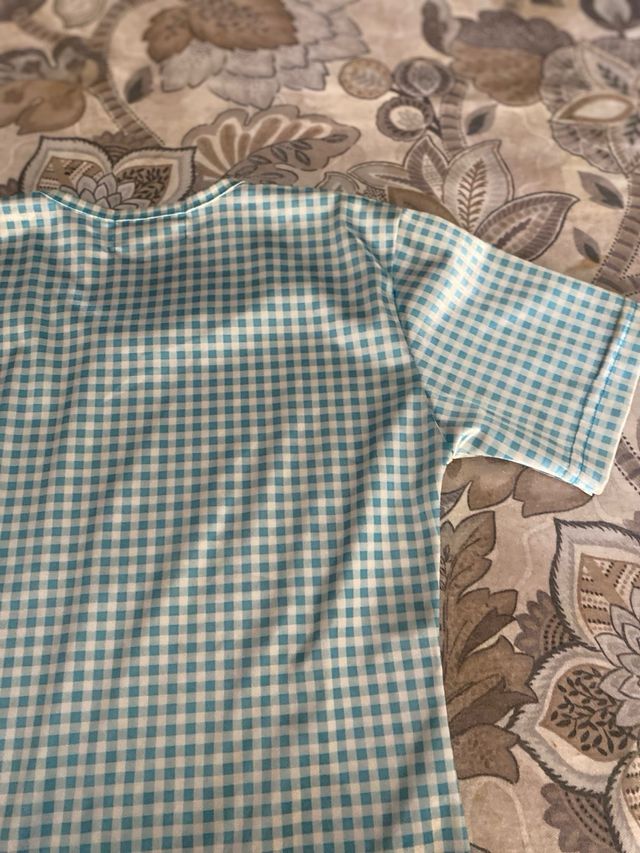 Camiseta brillo cuadros nueva a estrenar.