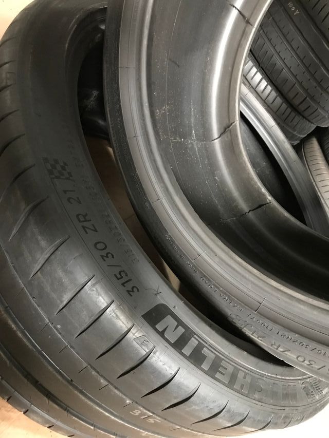 315/30 ZR21 Michelin Pilot Sport 4S MO1- Mersedes 