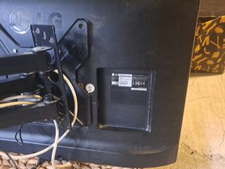 VENDO TELEVISIÓN 26 PULGADAS TELEFUNKEN , SMART TV