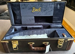 Trompeta en Do Bach Stradivarius 239/25H Plateada