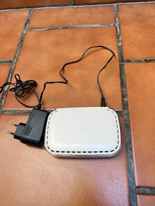 SWITCH NETGEAR 5 PUERTOS