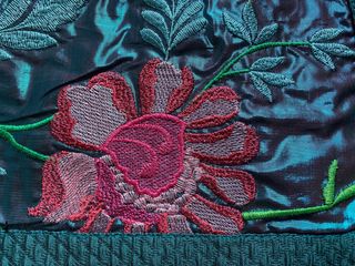 Falda bordada Desigual talla 42