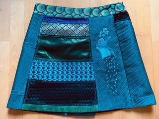 Falda bordada Desigual talla 42