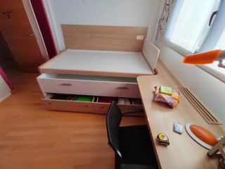 Cama nido y mesa de escritorio