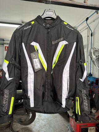 CHAQUETA MOTO RAINERS TALLA L  liquidación
