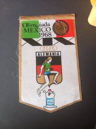 2 Banderines antiguos.