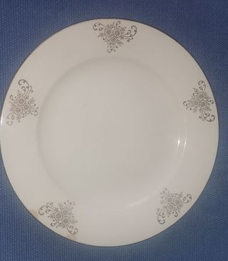 4€ c/u. Hondos y llanos platos Royal China Vigo