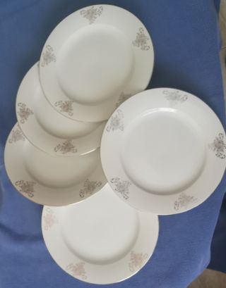 4€ c/u. Hondos y llanos platos Royal China Vigo