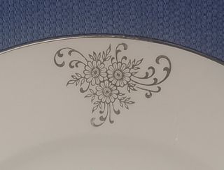 4€ c/u. Hondos y llanos platos Royal China Vigo