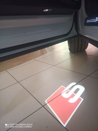 Luz Led Original Audi con logo Quattro 