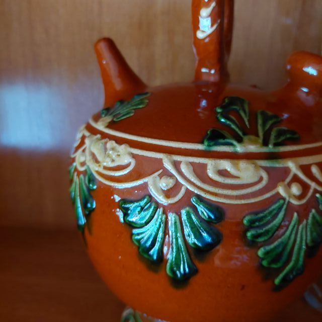 Juego de cerámica pintada