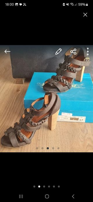 Sandalias piel marrón Mustang