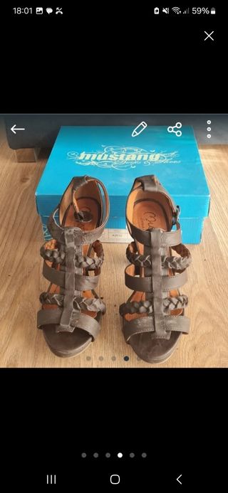 Sandalias piel marrón Mustang