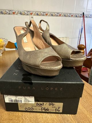 Zapatos fiesta pura lopez dorados talla 40