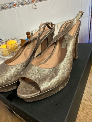 Zapatos fiesta pura lopez dorados talla 40