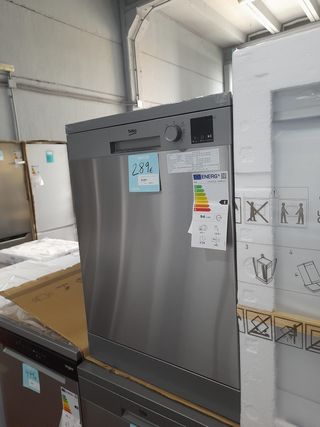 Lavavajillas Beko de tara en oferta