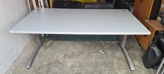 Mesa de despacho y seis sillas