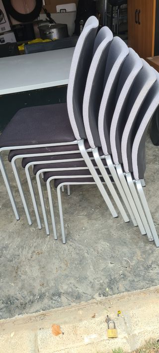 Mesa de despacho y seis sillas