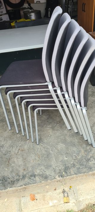 Mesa de despacho y seis sillas