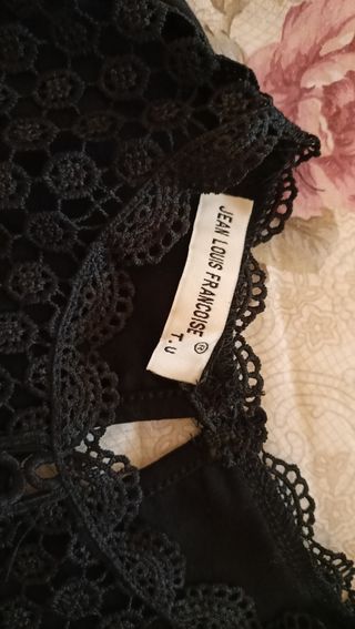 Maglietta nera cotone elasticizzato con pizzo