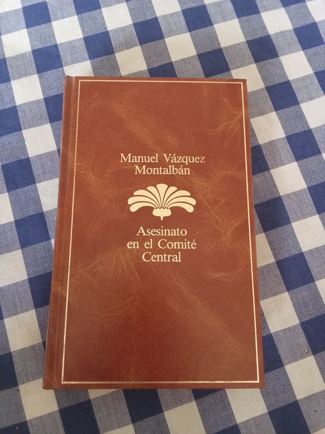 Libro Asesinato en el comité central