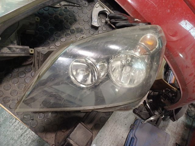 Faro izquierdo opel astra h