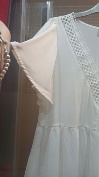 Camisa/ camisola/ blusa. Cuello en pico