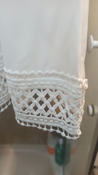 Camisa/ camisola/ blusa. Cuello en pico