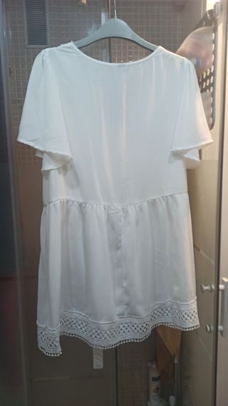 Camisa/ camisola/ blusa. Cuello en pico