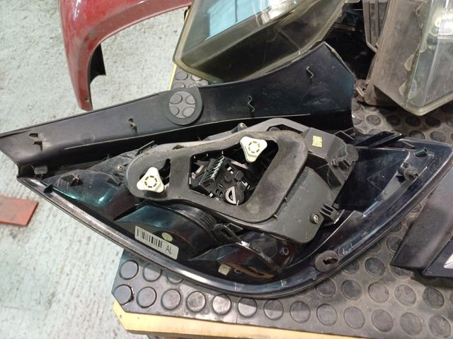 Pilotos traseros opel astra h