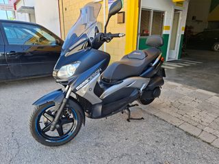 YAMAHA XMAX 250
