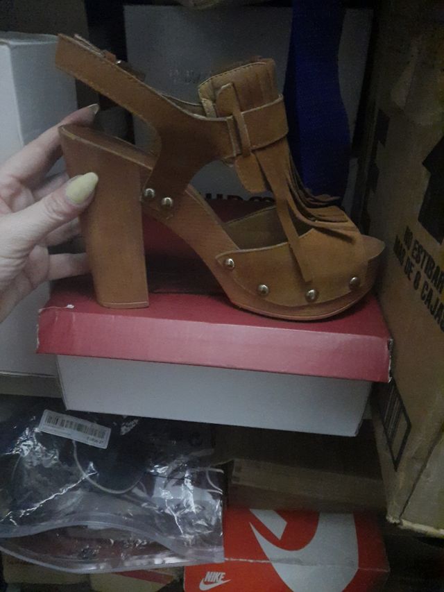 Sandalias tacon madera