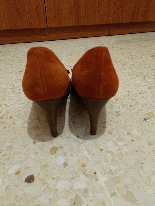 Zapatos de tacón naranja verano