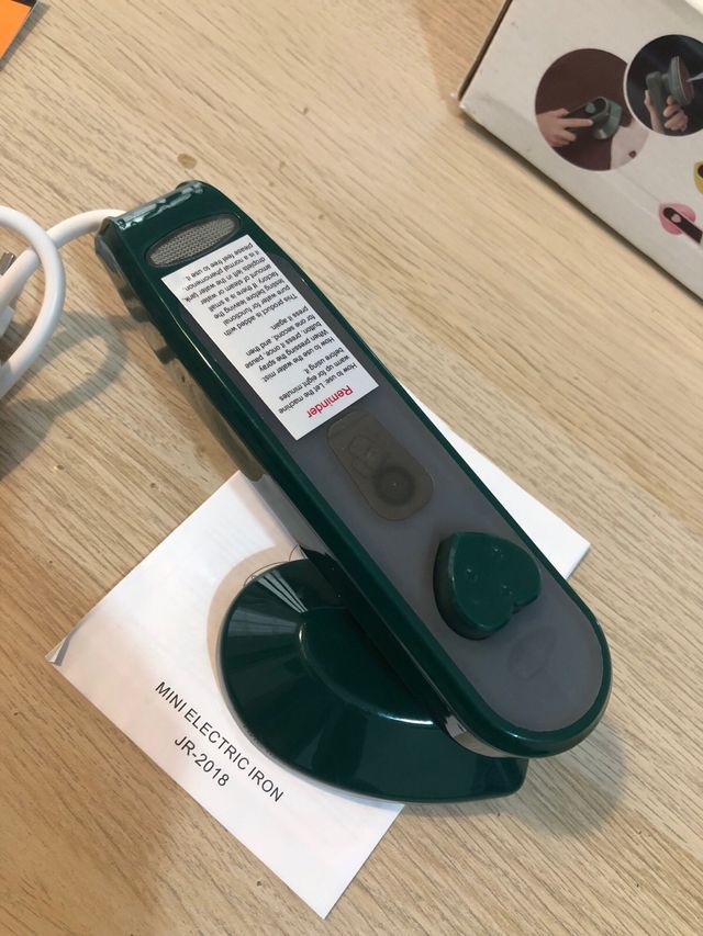 MINI PLANCHA ELECTRICA DE VIAJE