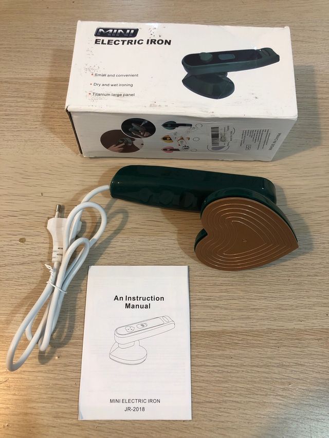 MINI PLANCHA ELECTRICA DE VIAJE