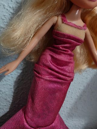 CLOE THE FASHION SHOW EVENING WEAR MUÑECA BRATZ