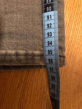 Pantalón Zara gris estilo motero